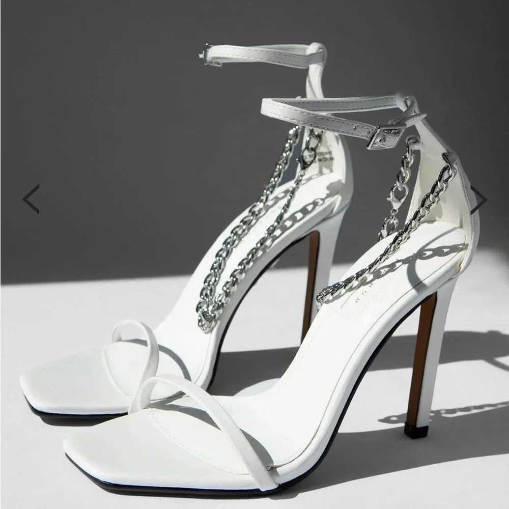Top Shop 
Strappy chain-link design 
Squarish toe
Stiletto heel 
SIZE 38
NEW - Picture 2 of 11